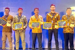 Read more about the article Tracon Memperoleh Penghargaan pada Vendor Gathering PT Pupuk Indonesia Persero