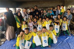 Read more about the article Tracon Bantu Beri Warna untuk Rumah Belajar Merah Putih