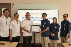 Read more about the article PT Tracon Industri Terima Piagam Penghargaan atas Kepedulian terhadap Pekerja Rentan