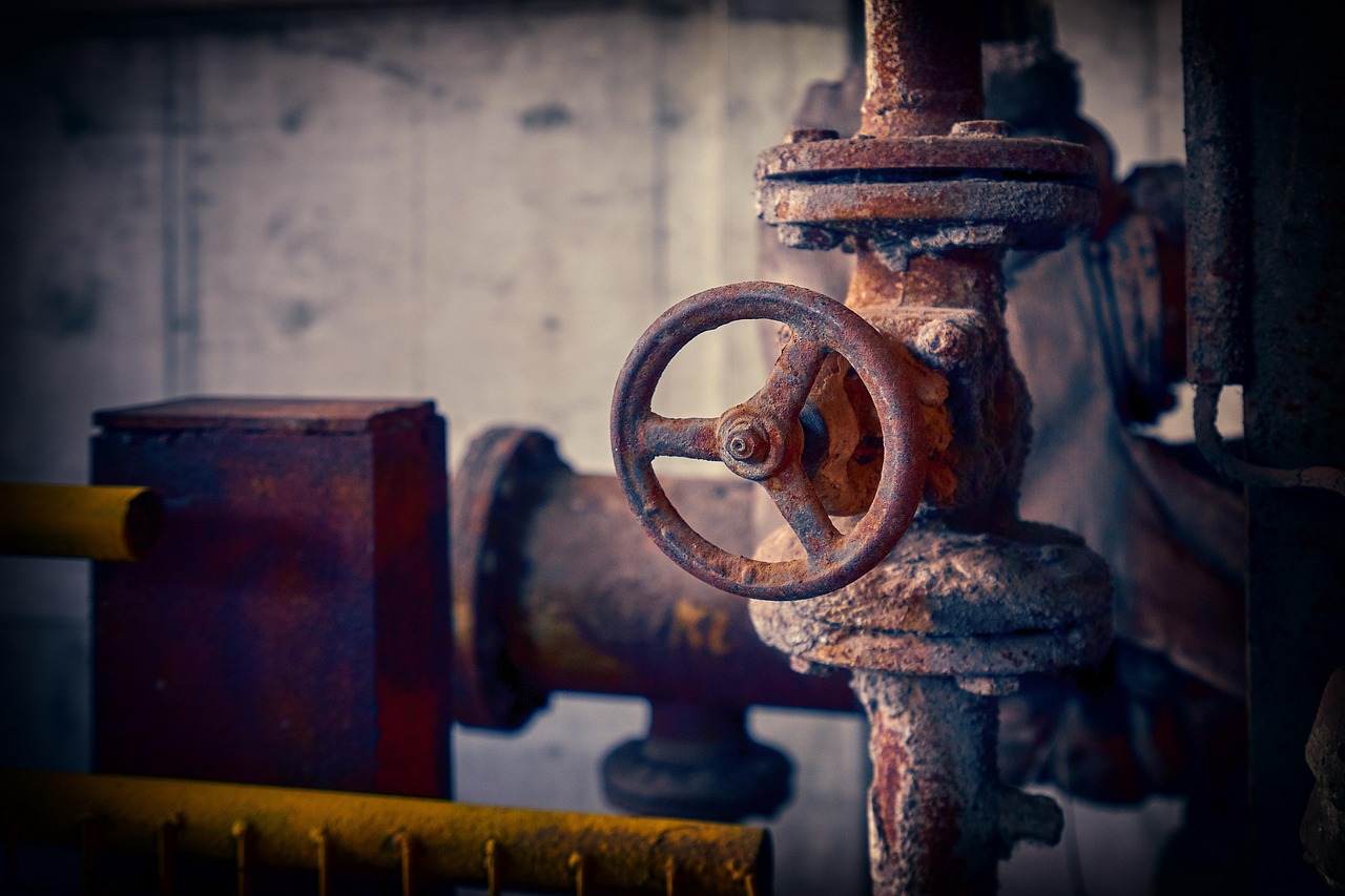 You are currently viewing Panduan Lengkap Valve Maintenance: Cara Merawat Katup Industri Agar Awet dan Efisien