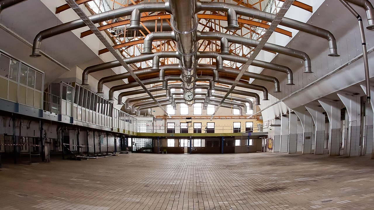 Read more about the article Relokasi Pabrik: Strategi Bisnis Penting untuk Pertumbuhan Industri Indonesia